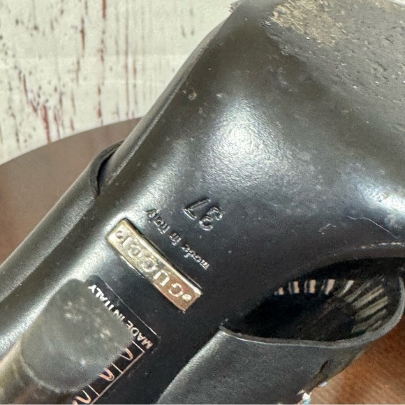 GUCCI LIKA Semi Precious Gemstones Laser cut leather Black Stilettos 7 EUC - Picture 11 of 17